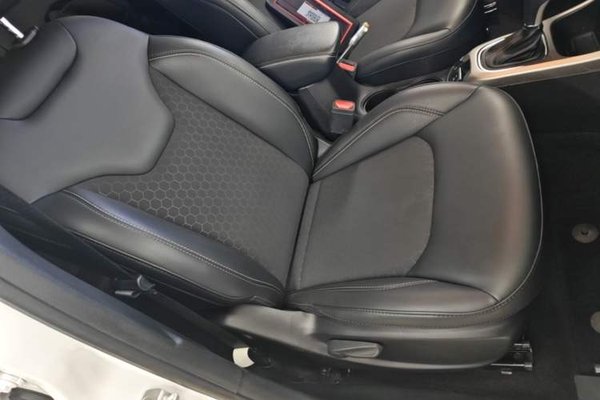 Jeep Compass 2019, 69800 км, за 8249 USD - фото 19