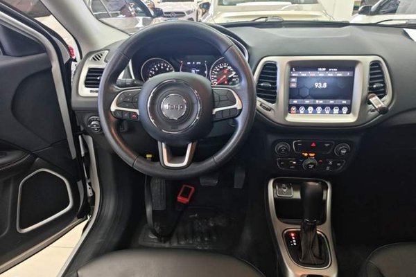 Jeep Compass 2019, 69800 км, за 8249 USD - фото 13