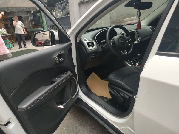 Jeep Compass 2020, 13600 км, за 9243 USD - фото 13