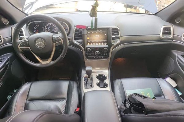 Jeep Grand Cherokee 2016, 87200 км, за 15631 USD - фото 6