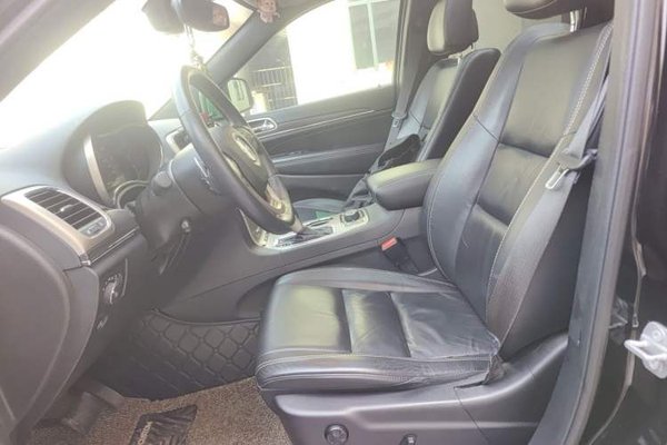 Jeep Grand Cherokee 2016, 87200 км, за 15631 USD - фото 12