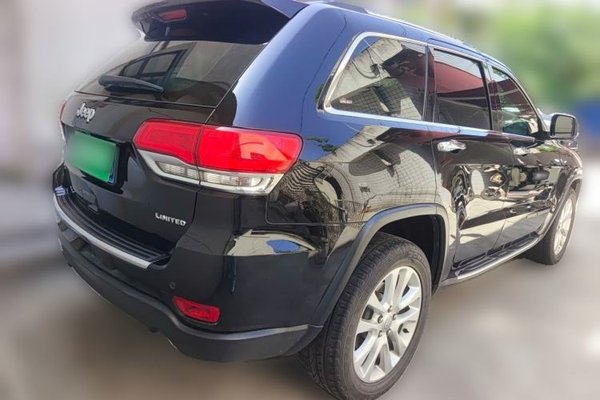 Jeep Grand Cherokee 2016, 87200 км, за 15631 USD