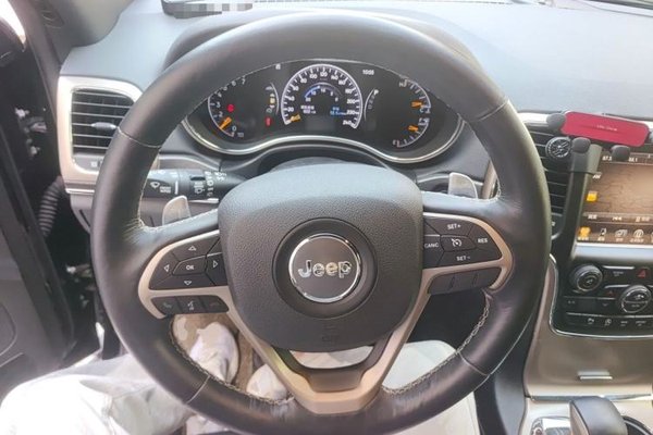 Jeep Grand Cherokee 2016, 87200 км, за 15631 USD - фото 7