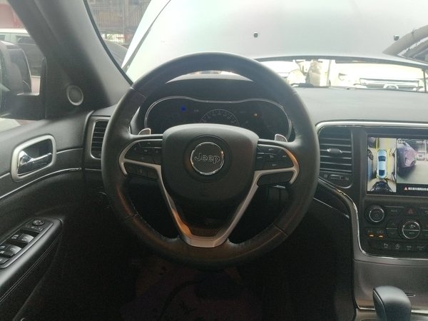 Grand Cherokee 2017 3.0L Elite Navigation Edition, 2017 года