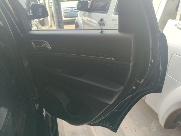 Jeep Grand Cherokee 2017, 103800 км, за 17242 USD - фото 15