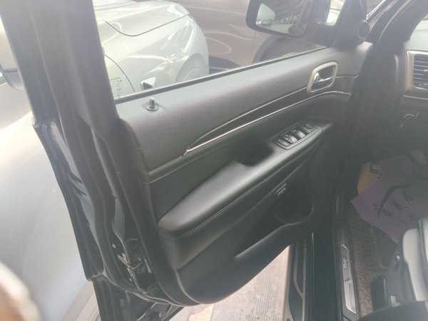 Jeep Grand Cherokee 2017, 103800 км, за 17242 USD - фото 16