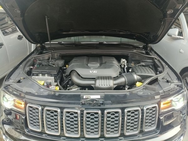 Jeep Grand Cherokee 2017, 103800 км, за 17242 USD - фото 9