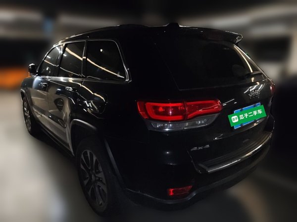 Jeep Grand Cherokee 2017, 94100 км, за 20227 USD