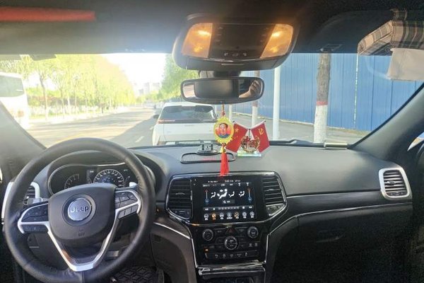 Jeep Grand Cherokee 2020, 60100 км, за 25140 USD - фото 9