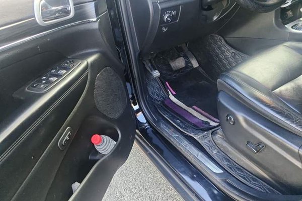 Jeep Grand Cherokee 2020, 60100 км, за 25140 USD - фото 16
