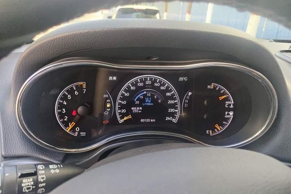 Jeep Grand Cherokee 2020, 60100 км, за 25140 USD - фото 11