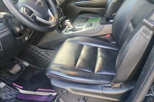 Jeep Grand Cherokee 2020, 60100 км, за 25140 USD - фото 15