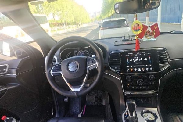 Jeep Grand Cherokee 2020, 60100 км, за 25140 USD - фото 10