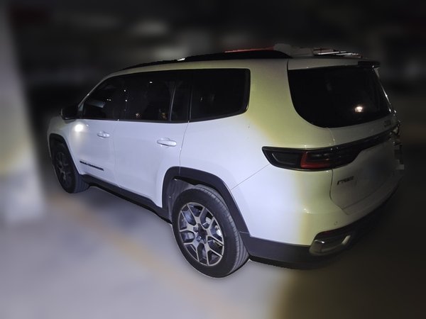 Jeep Grand Commander 2022, 45700 км, за 13779 USD