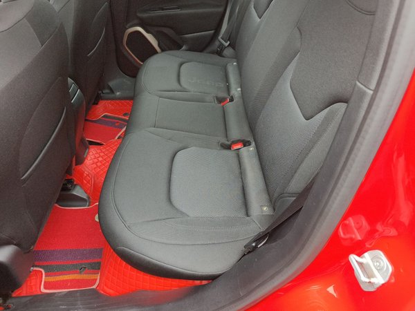 Jeep Renegade 2016, 149900 км, за 6259 USD - фото 20