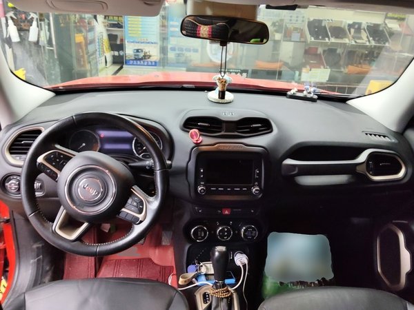 Jeep Renegade 2016, 55199 км, за 6157 USD - фото 10
