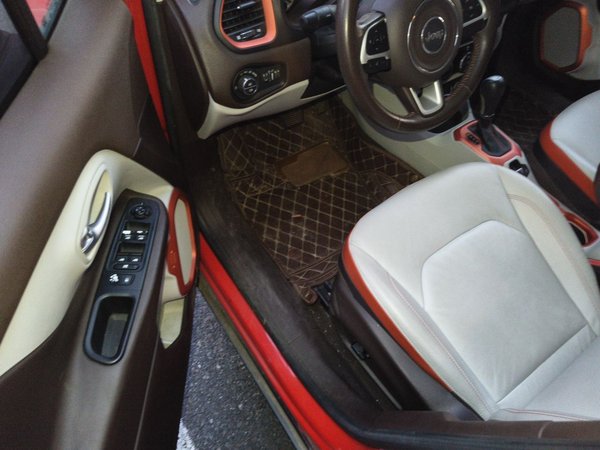 Jeep Renegade 2016, 89100 км, за 5209 USD - фото 17