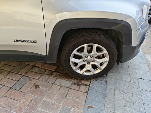 Jeep Renegade 2016, 81400 км, за 6022 USD