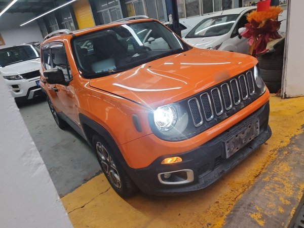 Jeep Renegade 2016, 64800 км, за 6650 USD