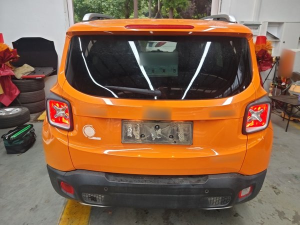 Jeep Renegade 2016, 64800 км, за 6650 USD