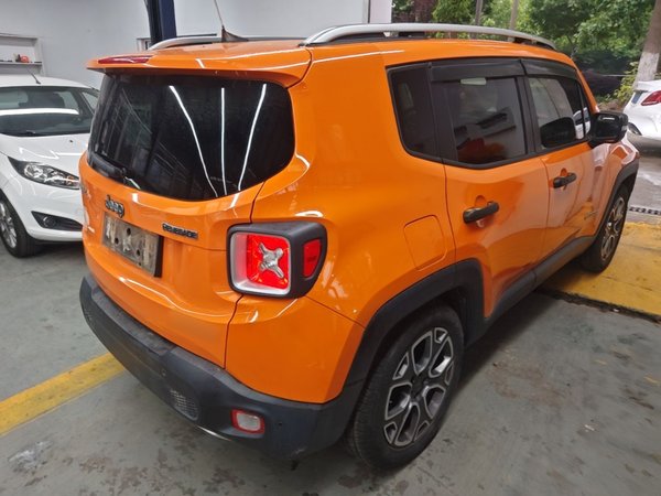 Jeep Renegade 2016, 64800 км, за 6650 USD - фото 6