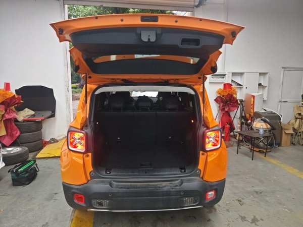 Jeep Renegade 2016, 64800 км, за 6650 USD - фото 22