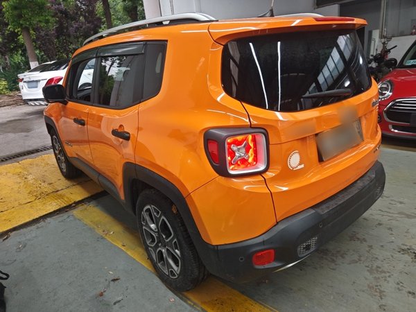 Jeep Renegade 2016, 64800 км, за 6650 USD