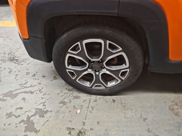 Jeep Renegade 2016, 64800 км, за 6650 USD - фото 10