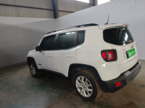 Jeep Renegade 2017, 92500 км, за 5357 USD