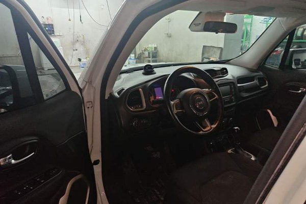 Jeep Renegade 2017, 107600 км, за 7735 USD - фото 19
