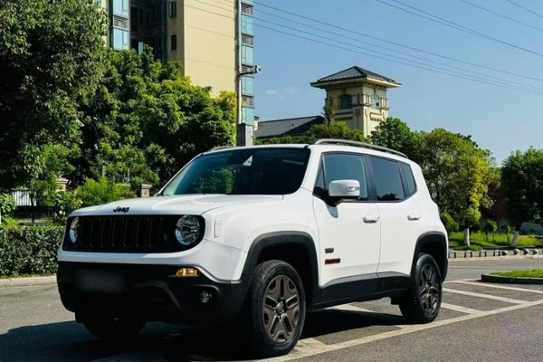 Jeep Renegade 2017, 72900 км, за 7932 USD
