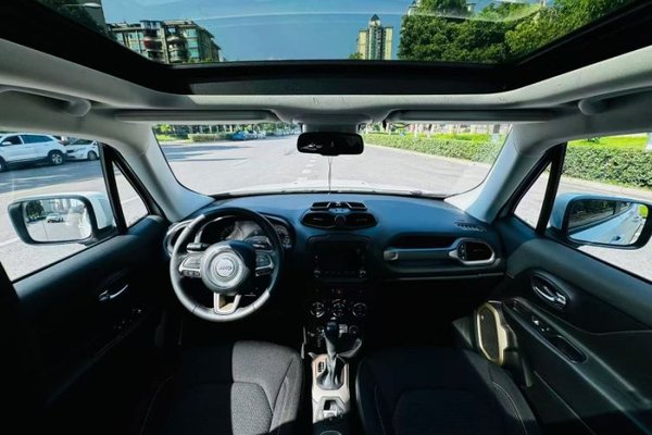 Jeep Renegade 2017, 72900 км, за 7932 USD - фото 16