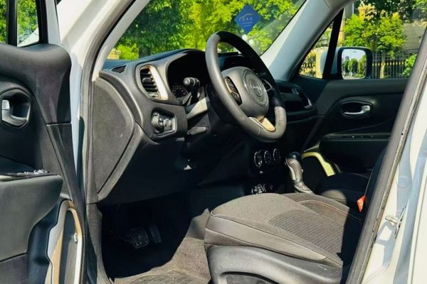 Jeep Renegade 2017, 72900 км, за 7932 USD - фото 17