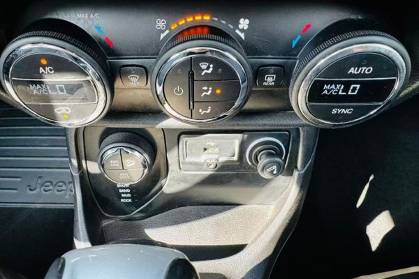 Jeep Renegade 2017, 72900 км, за 7932 USD - фото 18