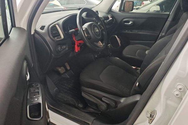 Jeep Renegade 2017, 72900 км, за 7932 USD - фото 13