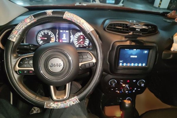 Jeep Renegade 2018, 60400 км, за 6858 USD - фото 7