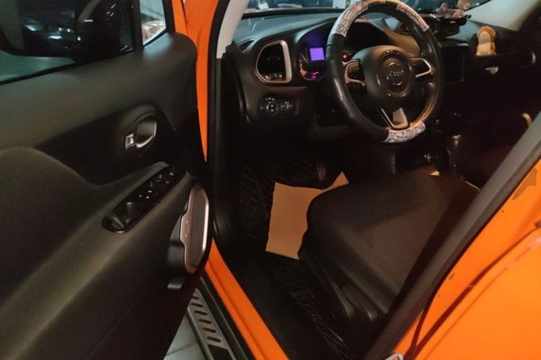 Jeep Renegade 2018, 60400 км, за 6858 USD