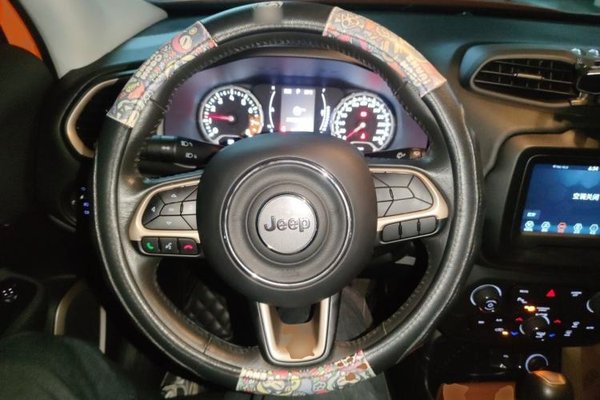 Jeep Renegade 2018, 60400 км, за 6858 USD - фото 8