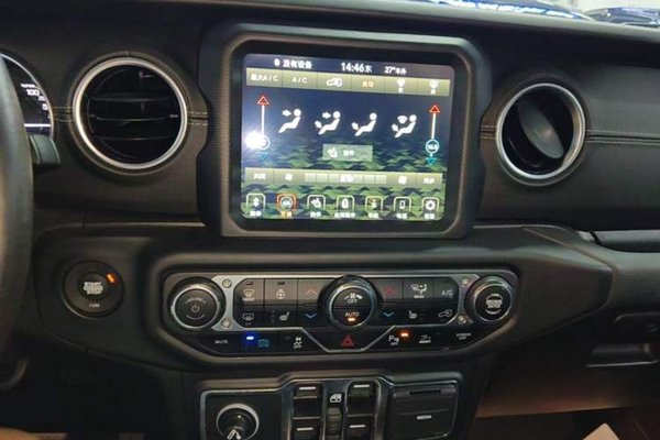Jeep Wrangler New Energy 2021, 52200 км, за 40522 USD - фото 15