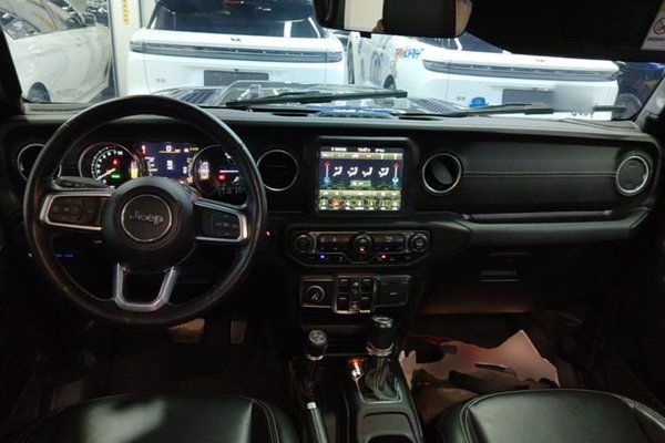 Jeep Wrangler New Energy 2021, 52200 км, за 40522 USD - фото 12