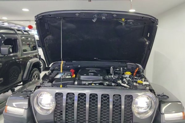 Jeep Wrangler New Energy 2021, 52200 км, за 40522 USD - фото 24