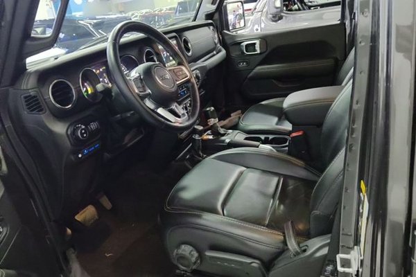 Jeep Wrangler New Energy 2021, 52200 км, за 40522 USD - фото 17