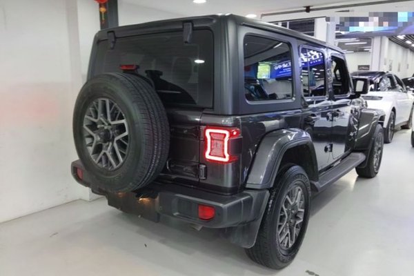 Jeep Wrangler New Energy 2021, 52200 км, за 40522 USD