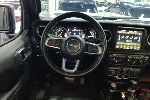 Jeep Wrangler New Energy 2021, 52200 км, за 40522 USD - фото 13
