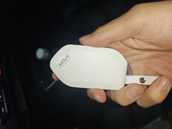 Kia EV5 2024, 8900 км, за 15164 USD - фото 9