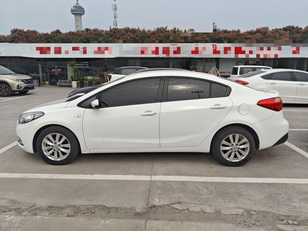 Kia K3 2015, 73200 км, за 5523 USD