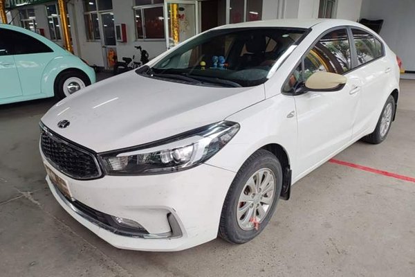 Kia K3 · 2016 год