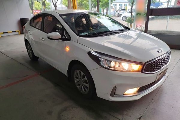 Kia K3 2016, 70600 км, за 5105 USD
