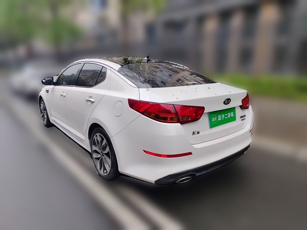 Kia K5 2014, 186600 км, за 4081 USD