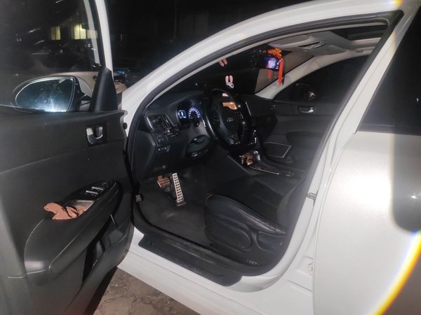 Kia K5 2016, 78200 км, за 7133 USD - фото 13